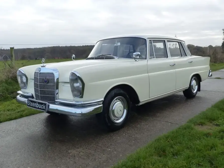 Mercedes-Benz 220 S b (1965) zu verkaufen, Foto 1 von 10