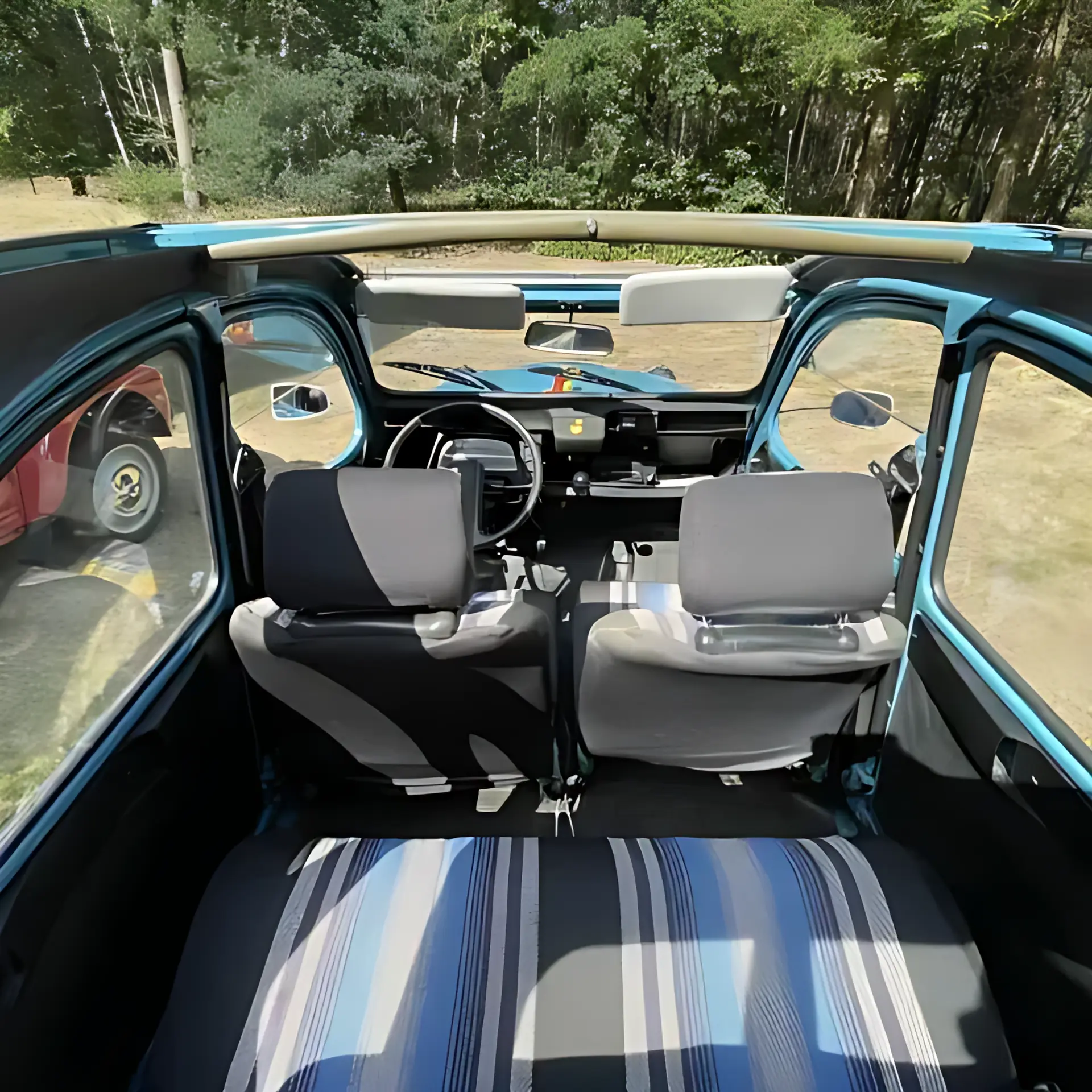 Citroën 2CV 6 1983 mieten in Bremen (Innenraum ohne Dach)
