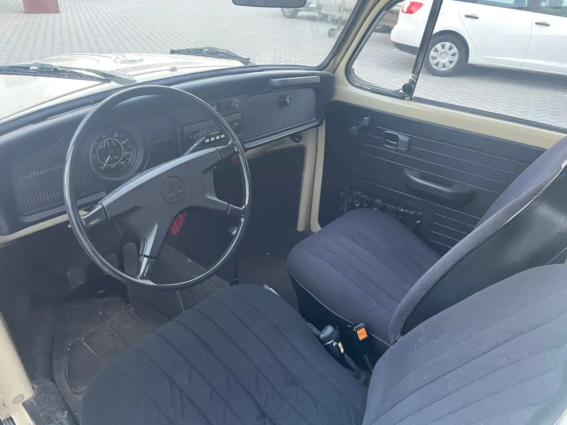 VW Käfer 1302 L mieten in Ladenburg