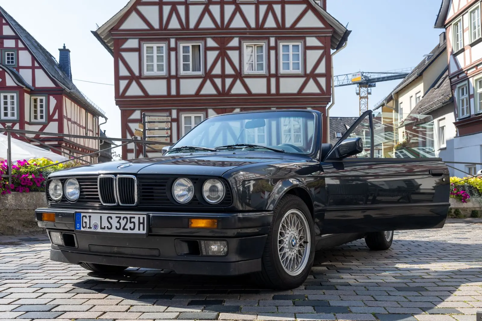BMW 320i E30 Cabrio mieten in Grünberg, Hochzeitsauto