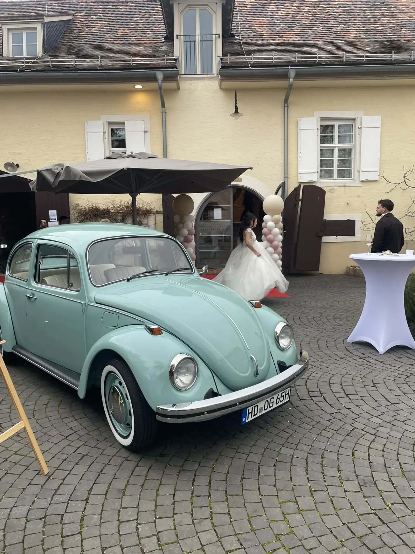 VW Käfer 1200 J 1976 mieten in Hockenheim (Käfer bei Hochzeit)