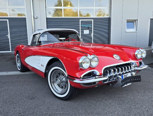Chevrolet Corvette C1 vor der Halle von SL Best Car Clean in Owingen